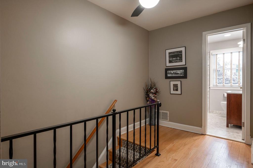 827 S FAIRFAX STREET