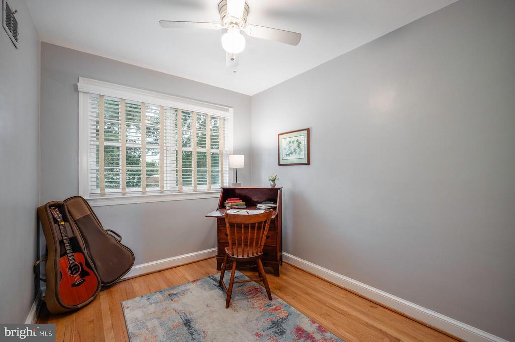827 S FAIRFAX STREET