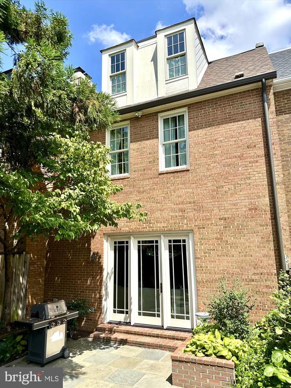 428 N UNION STREET