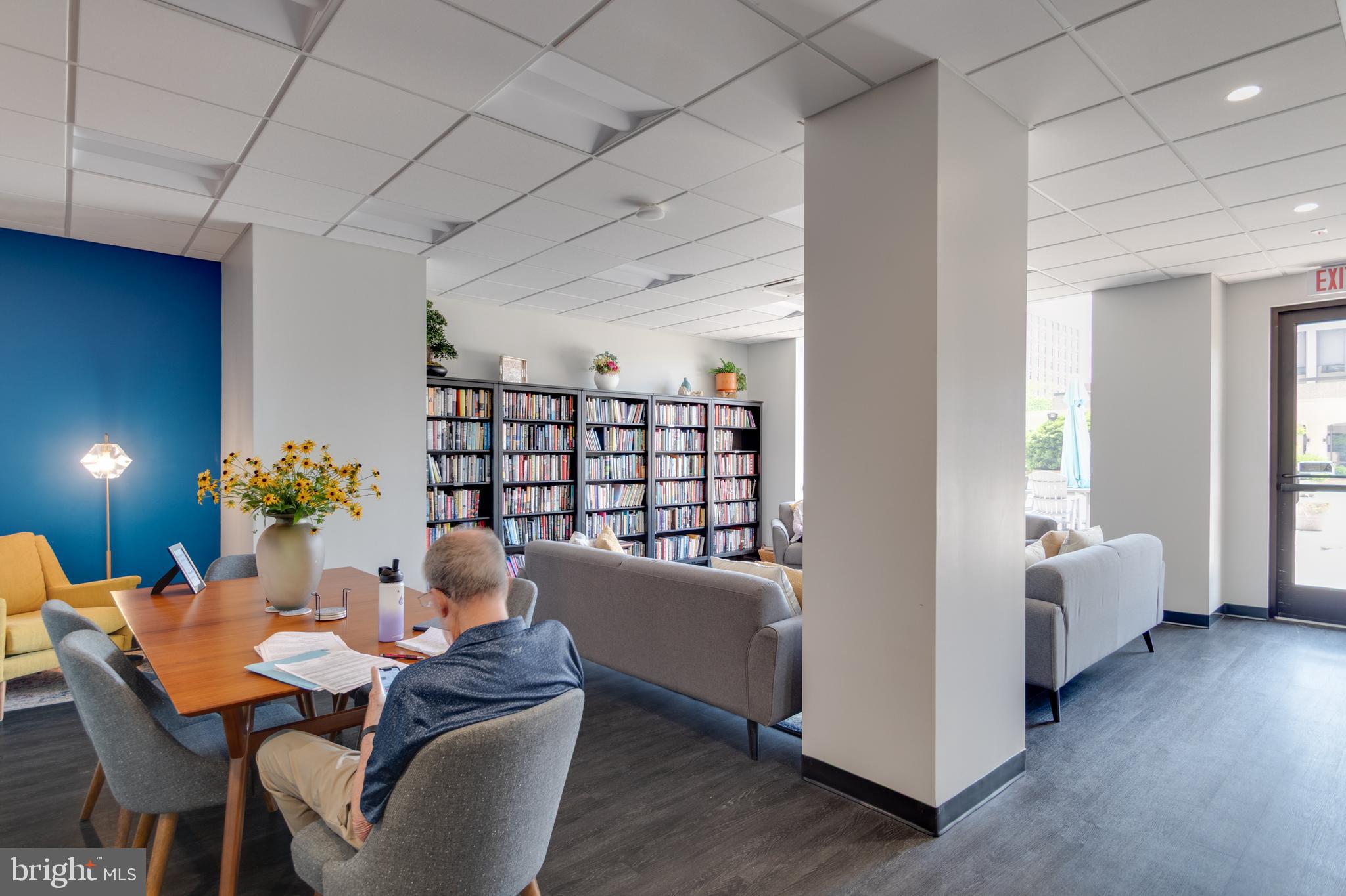 400 MADISON STREET 1308