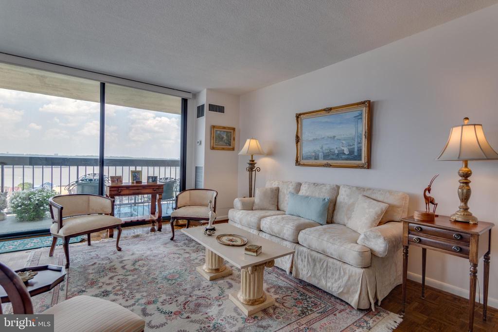 400 MADISON STREET 1308