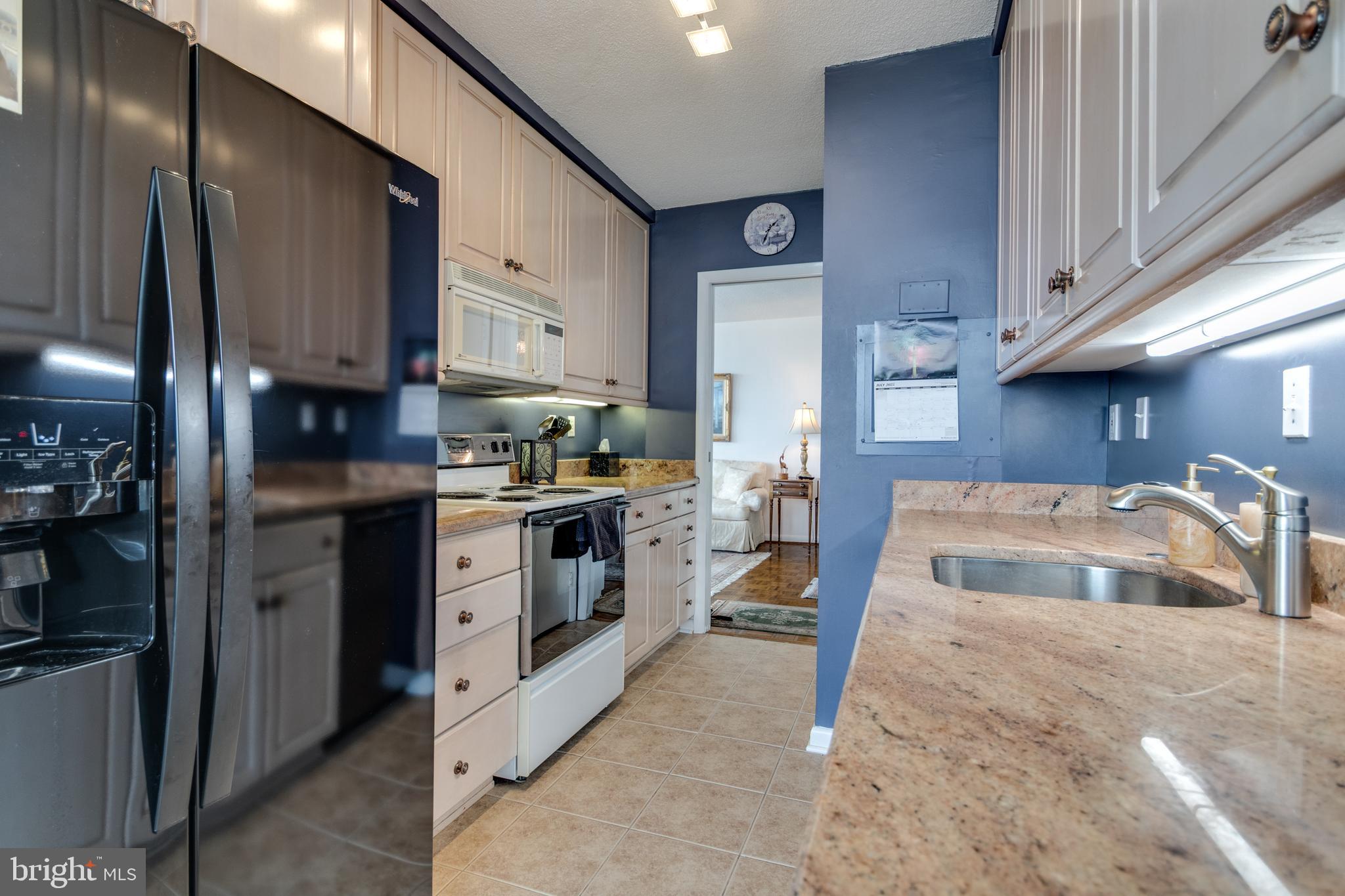 400 MADISON STREET 1308