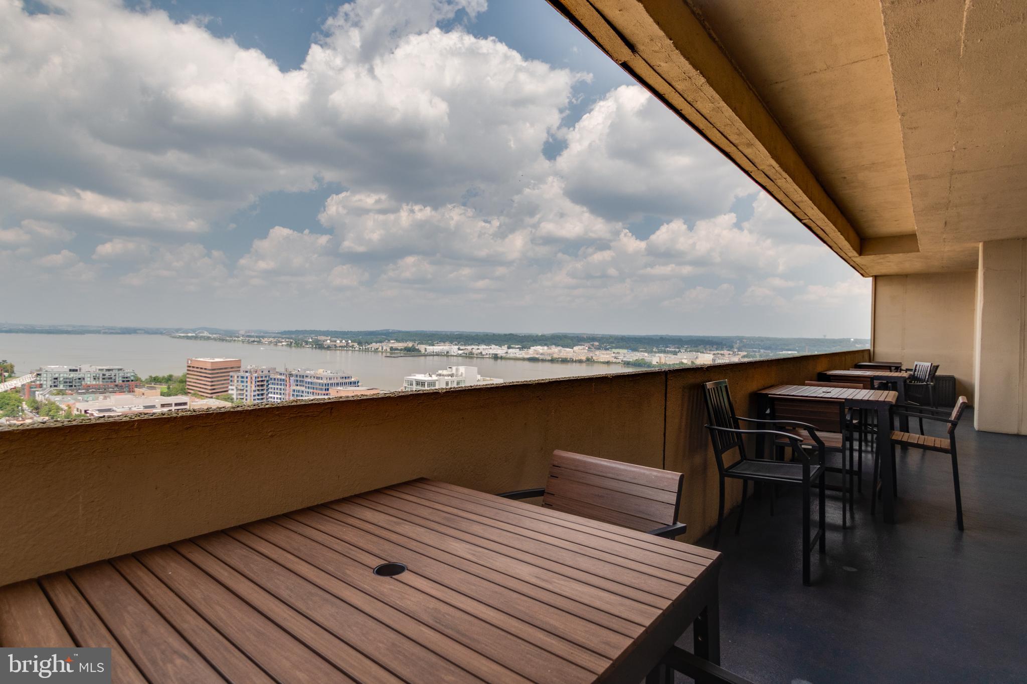 400 MADISON STREET 1308