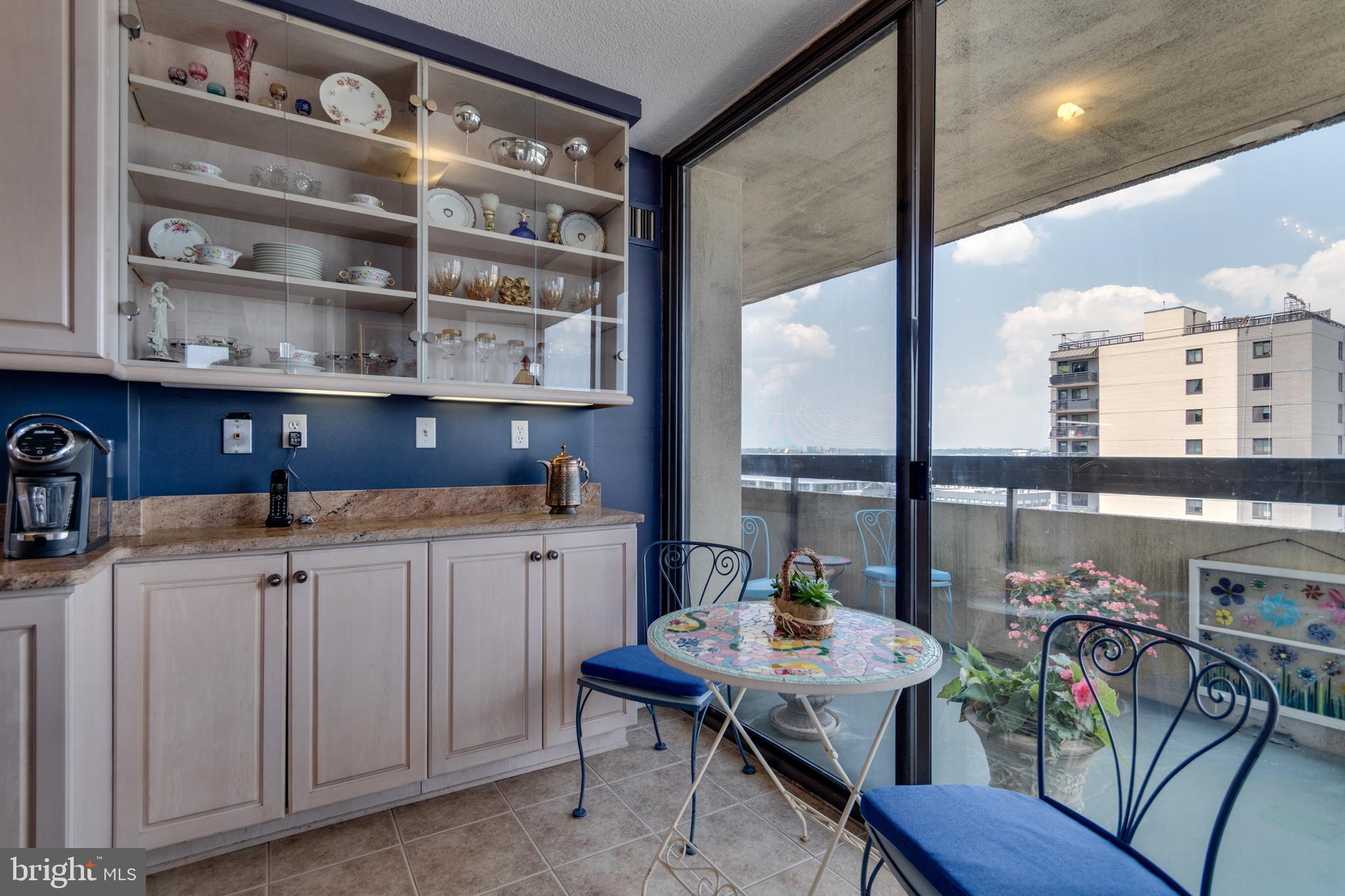 400 MADISON STREET 1308