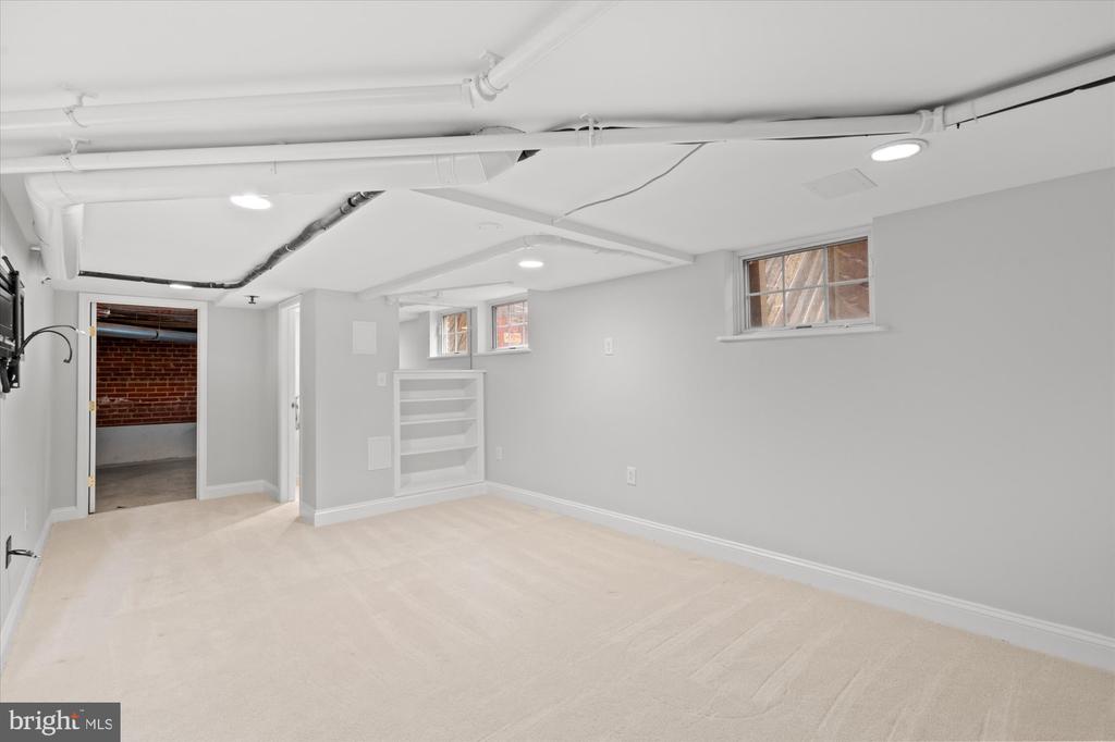 15 W MASONIC VIEW AVENUE