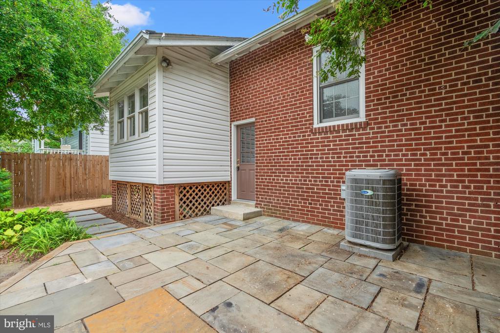 15 W MASONIC VIEW AVENUE