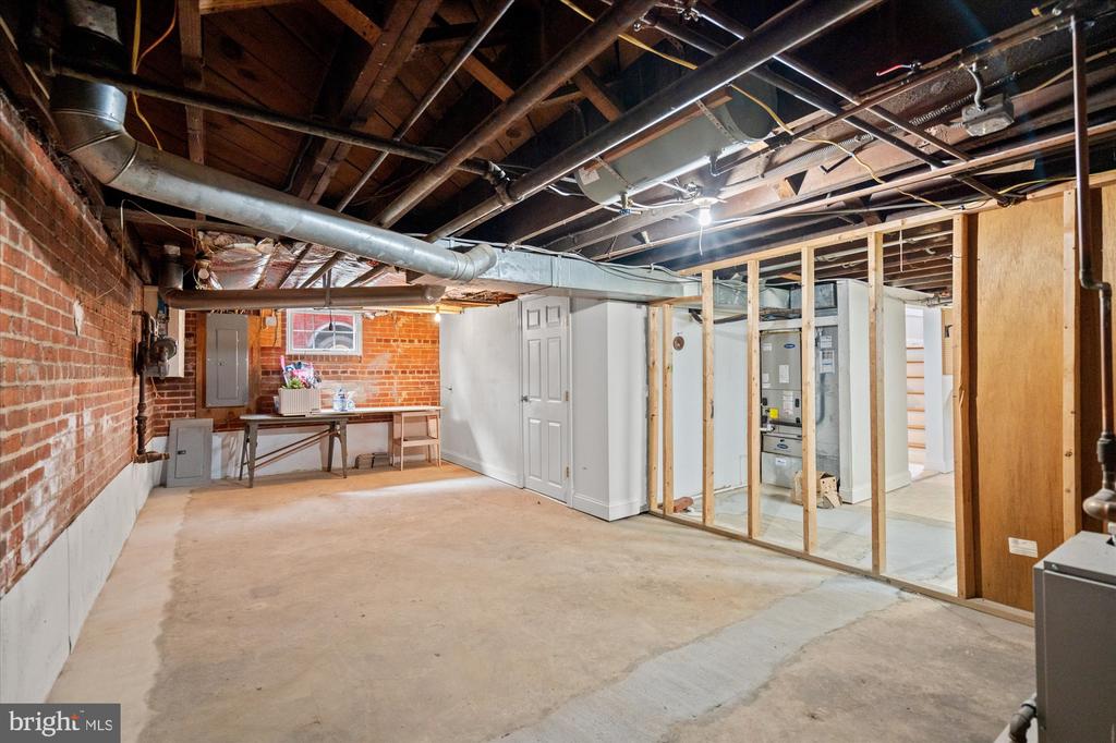 15 W MASONIC VIEW AVENUE