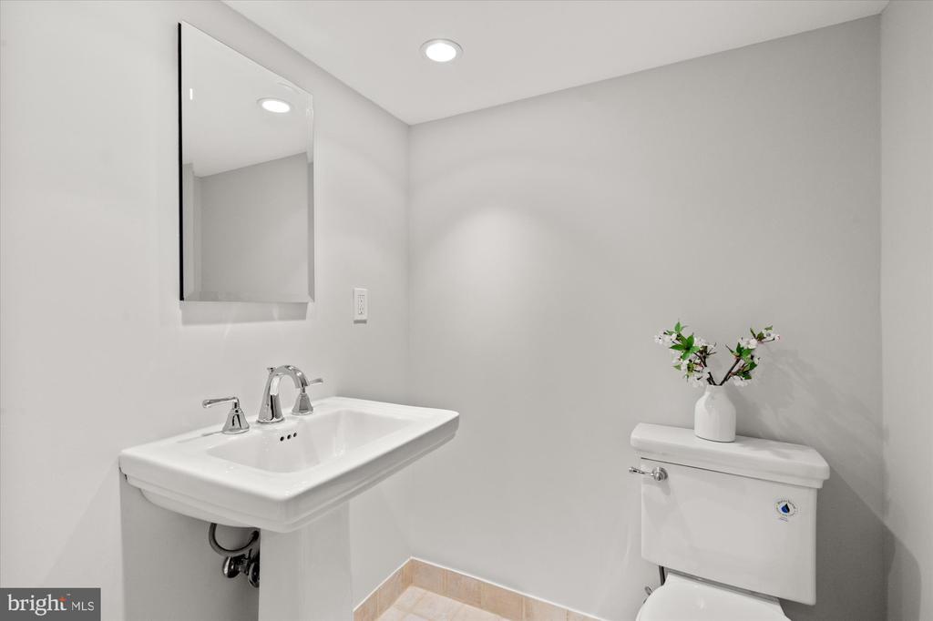 15 W MASONIC VIEW AVENUE