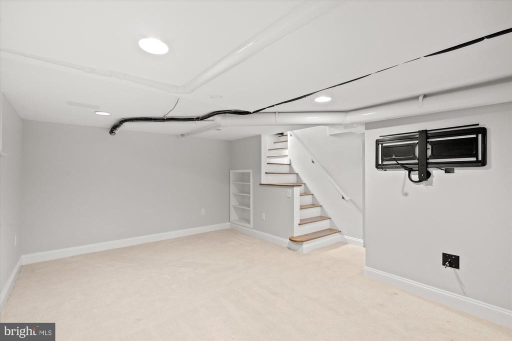 15 W MASONIC VIEW AVENUE