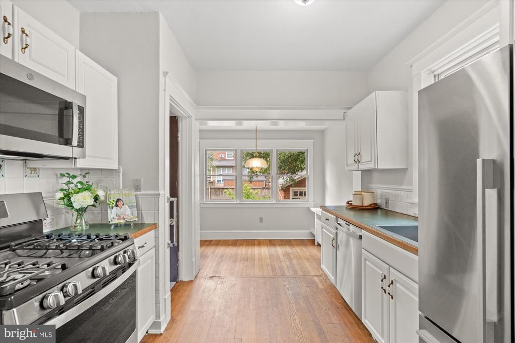 15 W MASONIC VIEW AVENUE