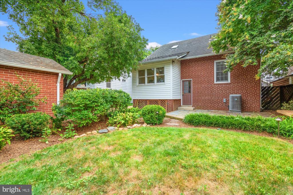 15 W MASONIC VIEW AVENUE