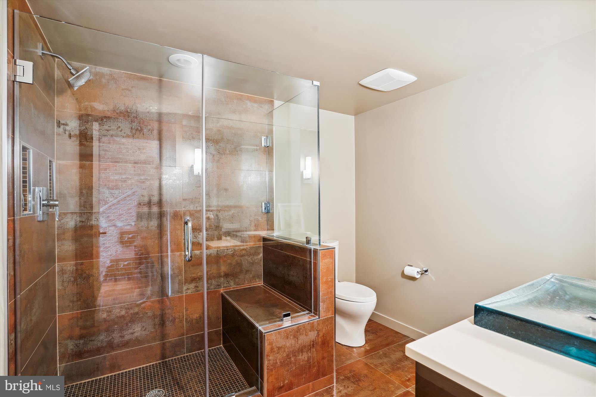 2713 MOUNT VERNON AVENUE