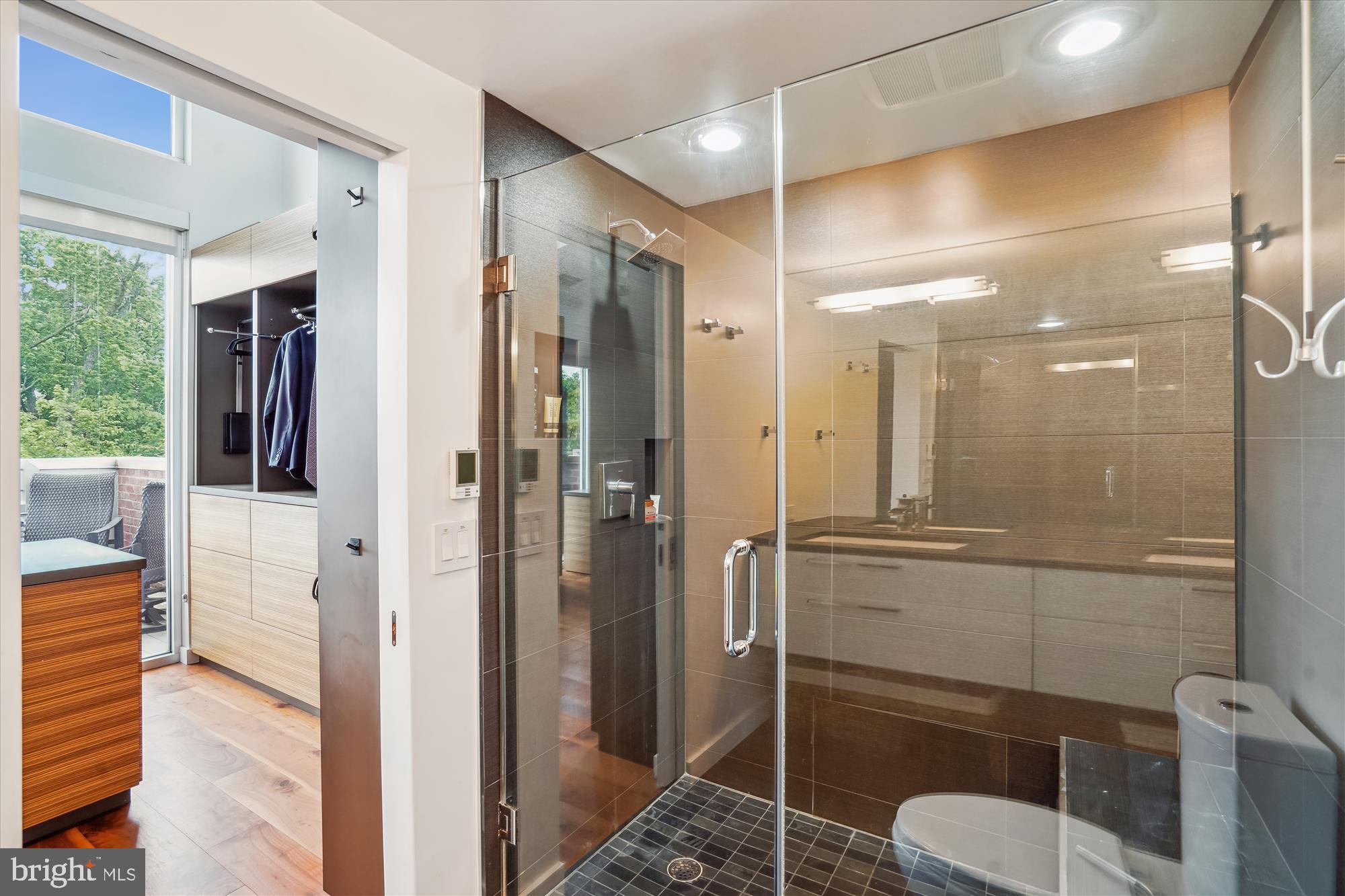 2713 MOUNT VERNON AVENUE