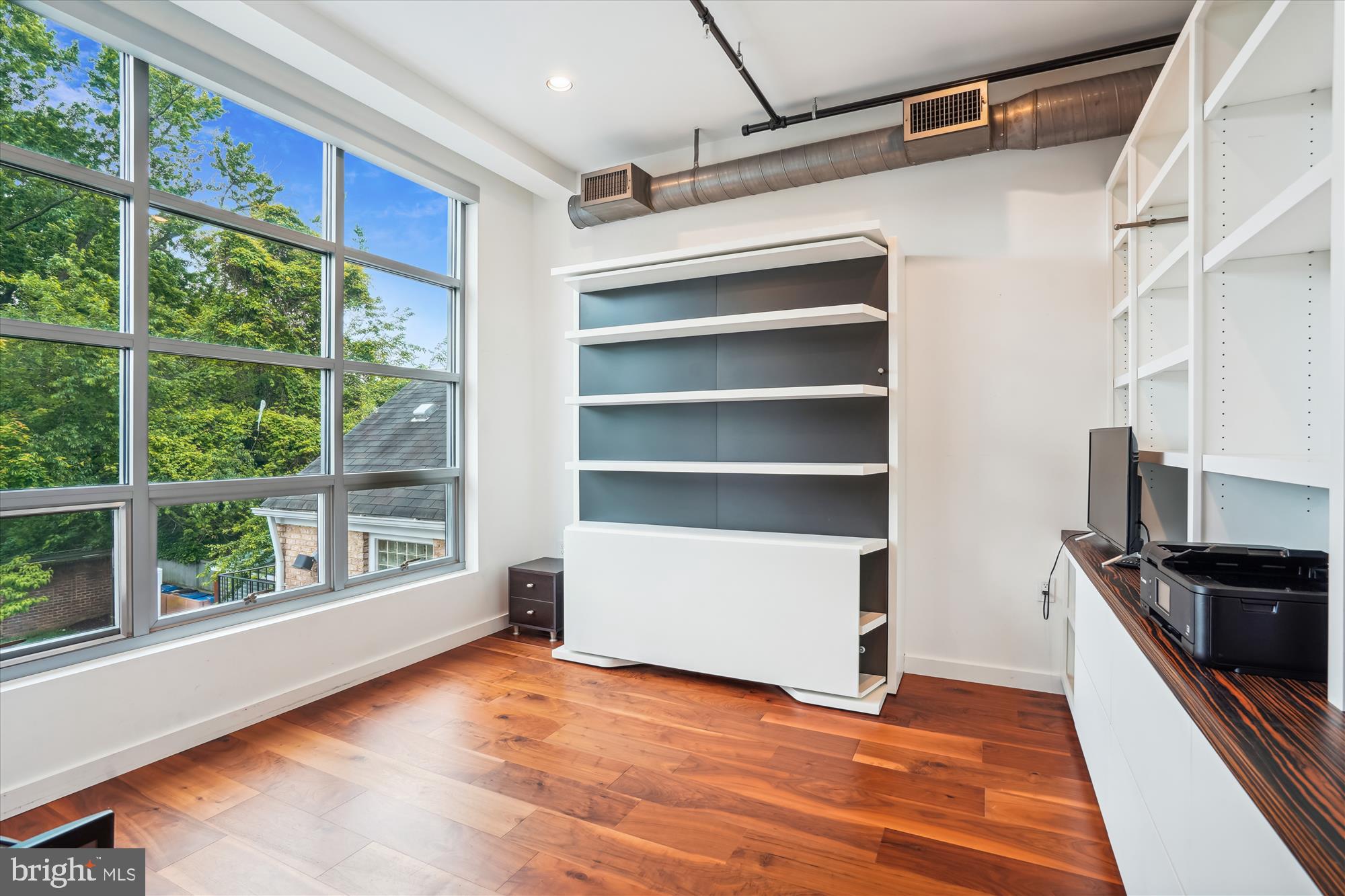 2713 MOUNT VERNON AVENUE