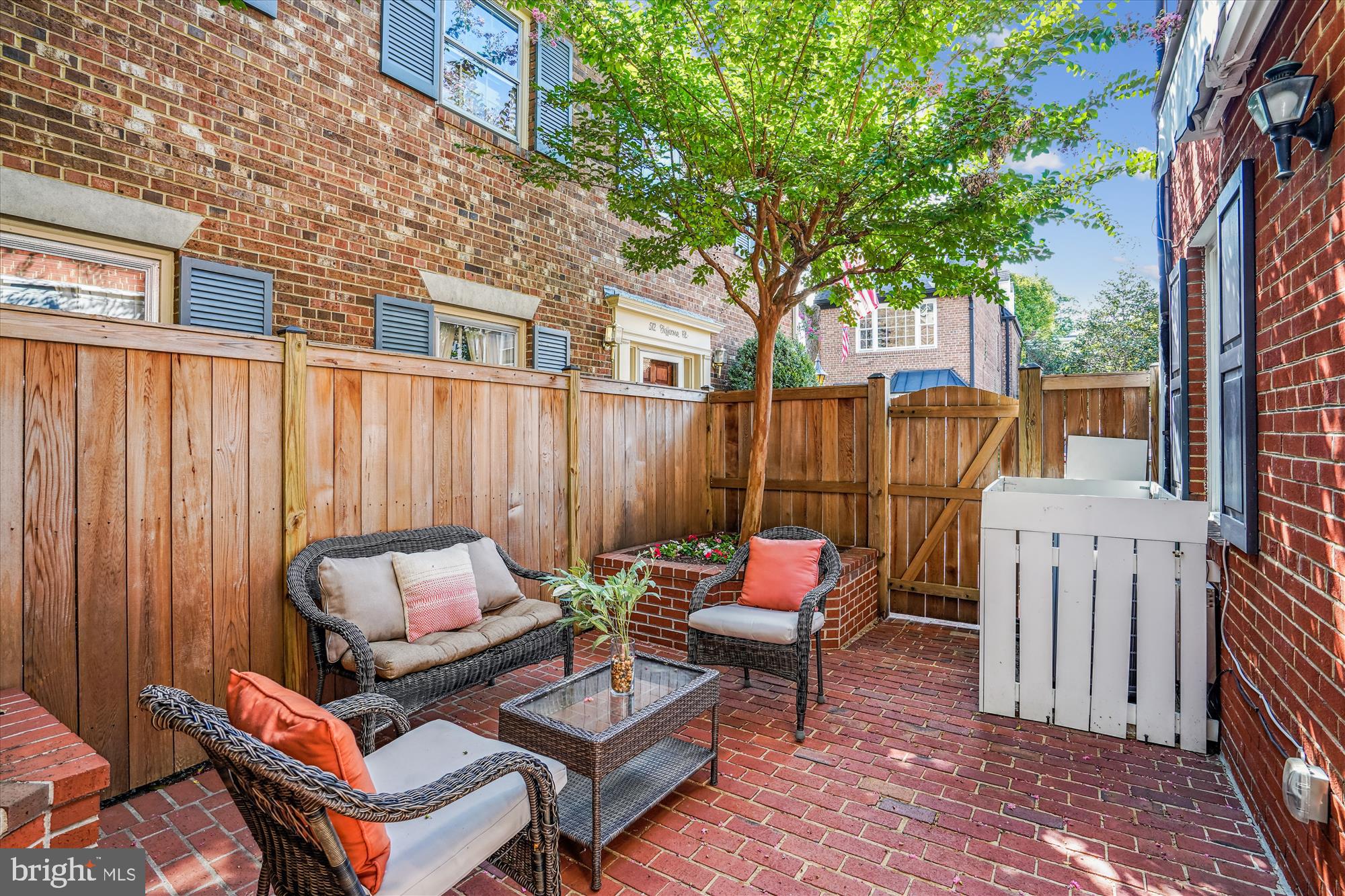 508 JEFFERSON COURT