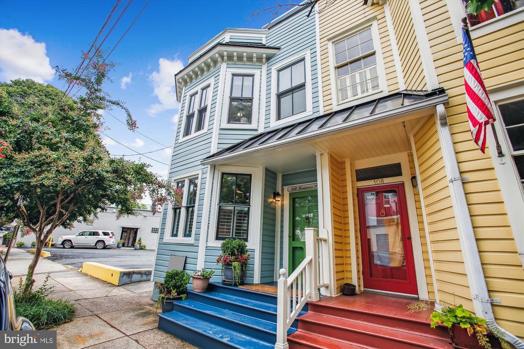 106 COMMERCE STREET
