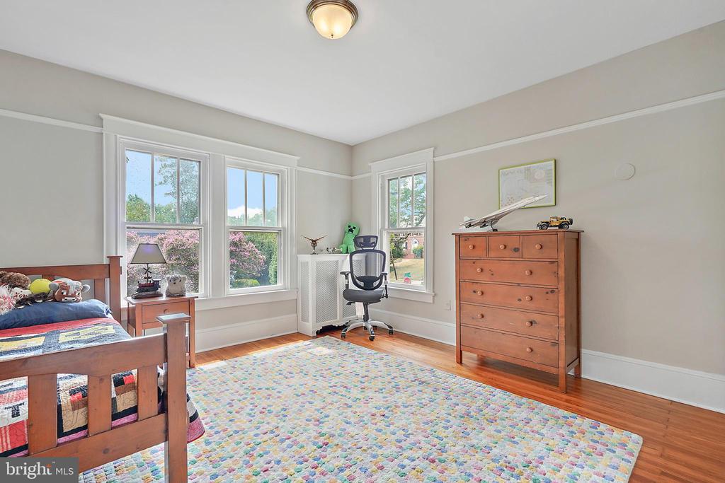 1503 RUSSELL ROAD
