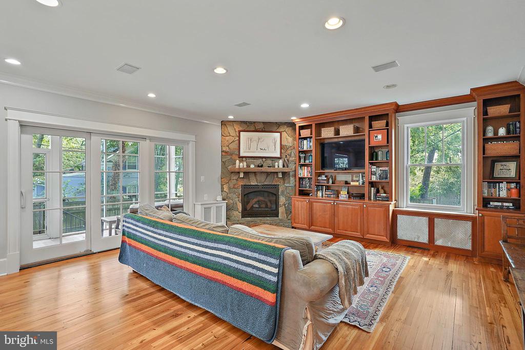 1503 RUSSELL ROAD