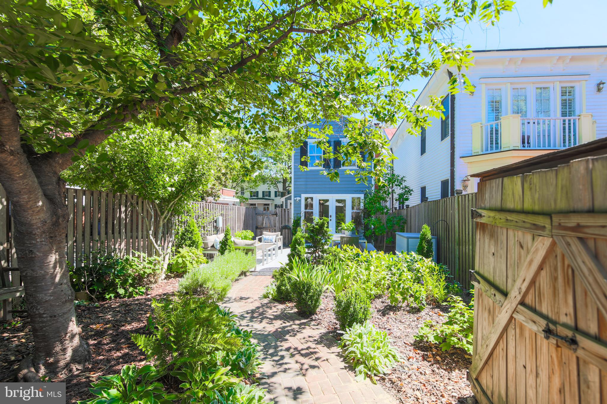 309 S COLUMBUS STREET