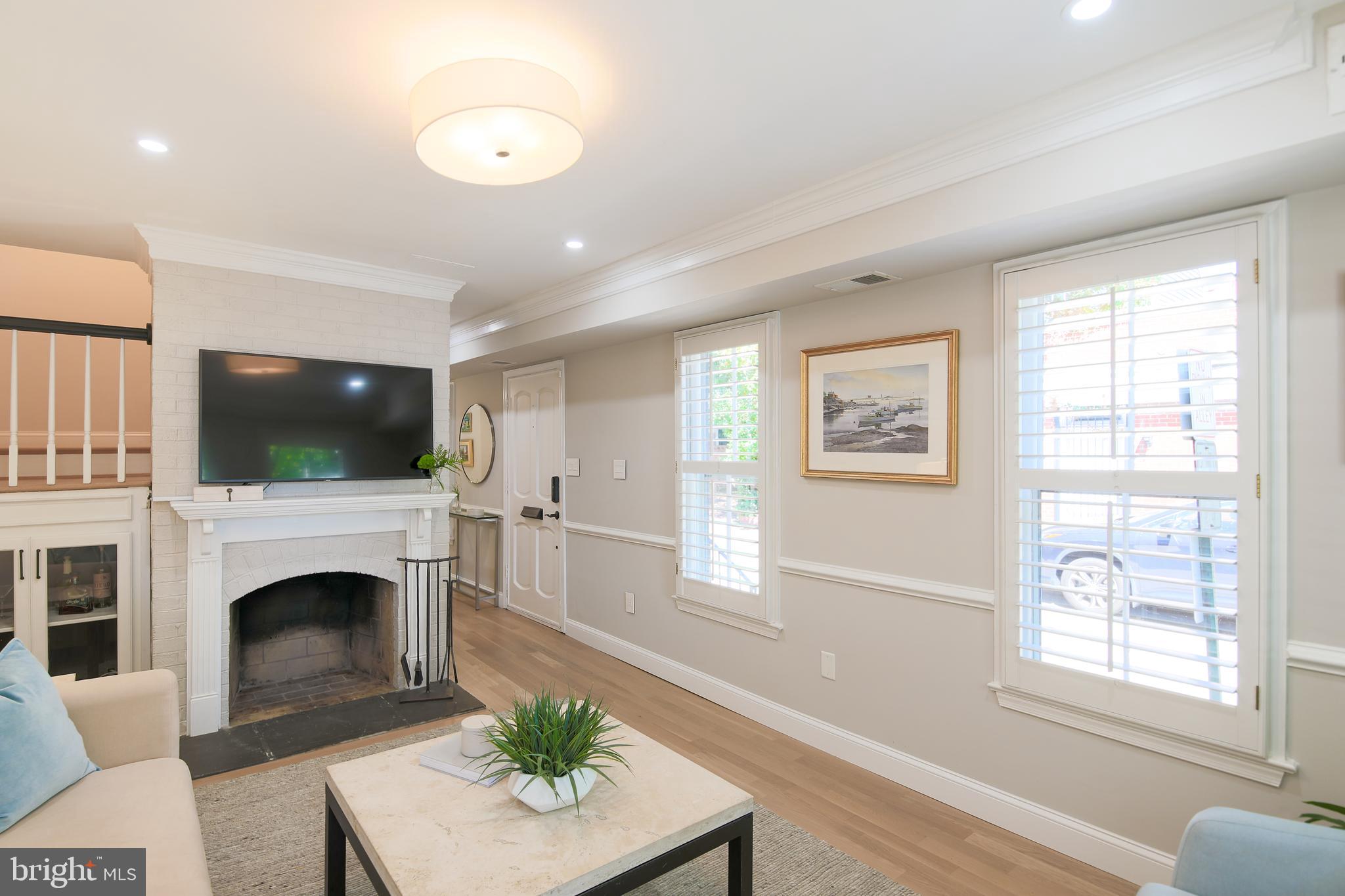 309 S COLUMBUS STREET