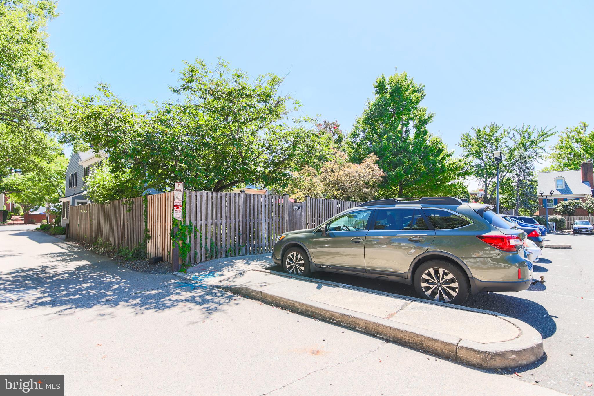 309 S COLUMBUS STREET