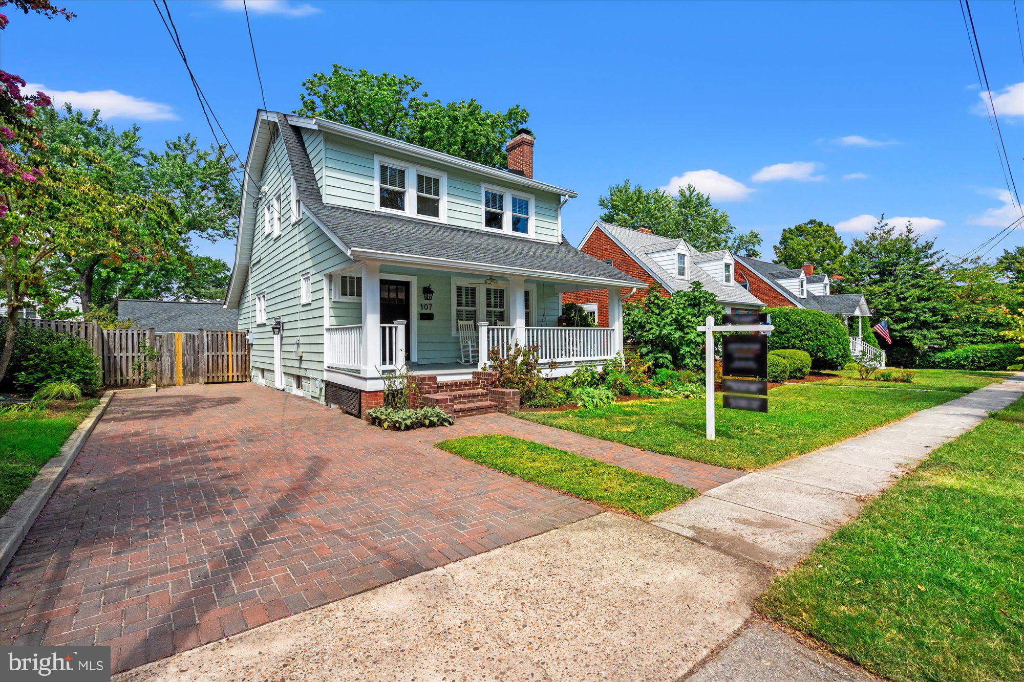 107 W LURAY AVENUE