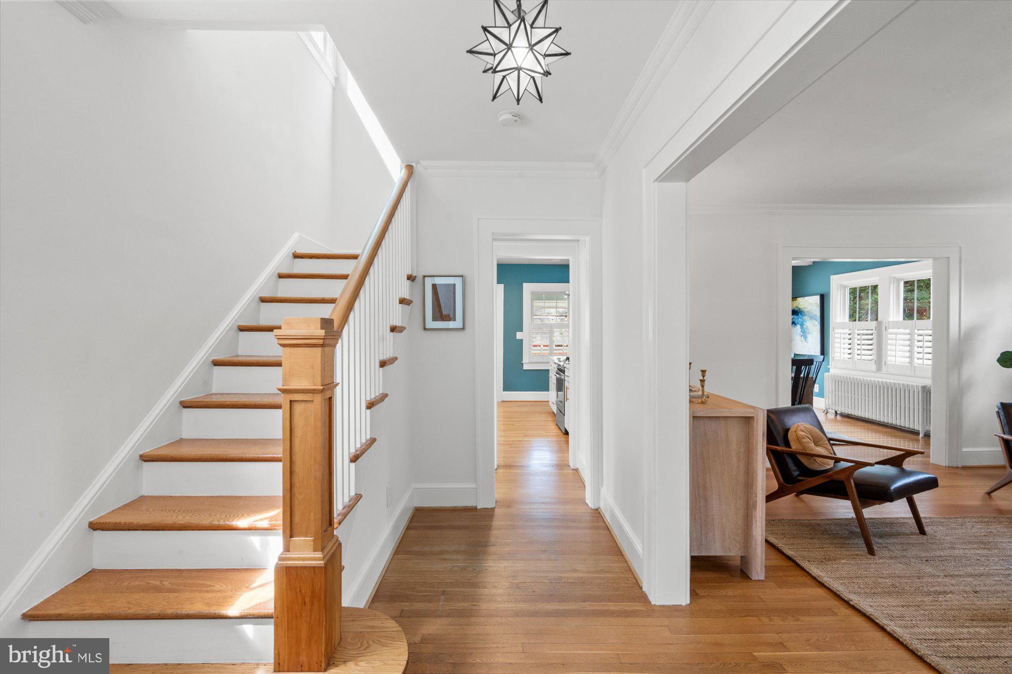 107 W LURAY AVENUE