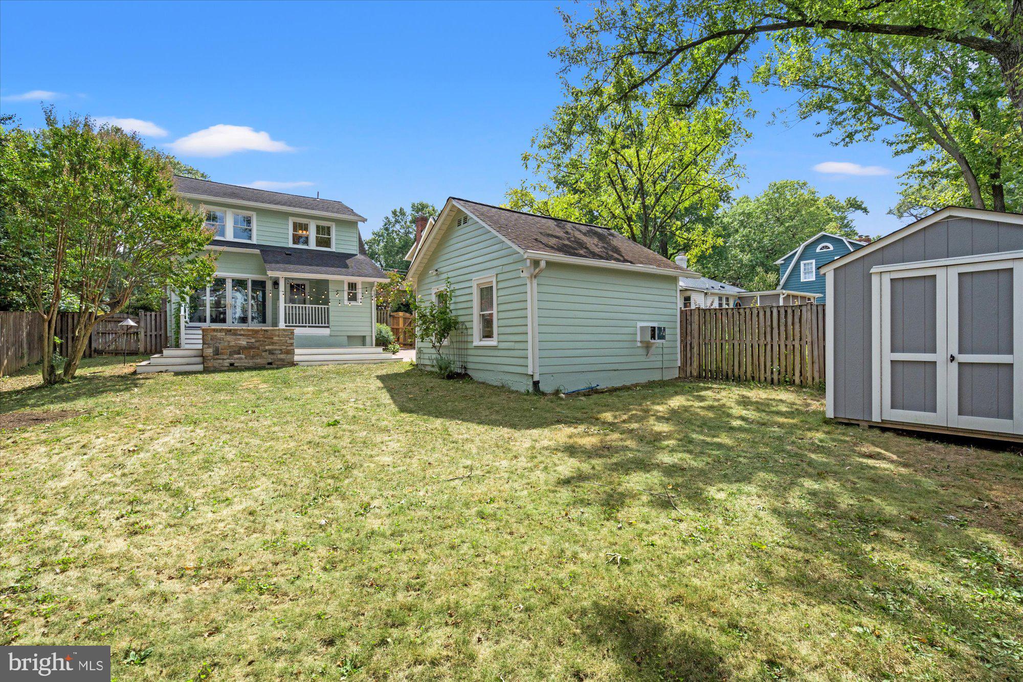 107 W LURAY AVENUE