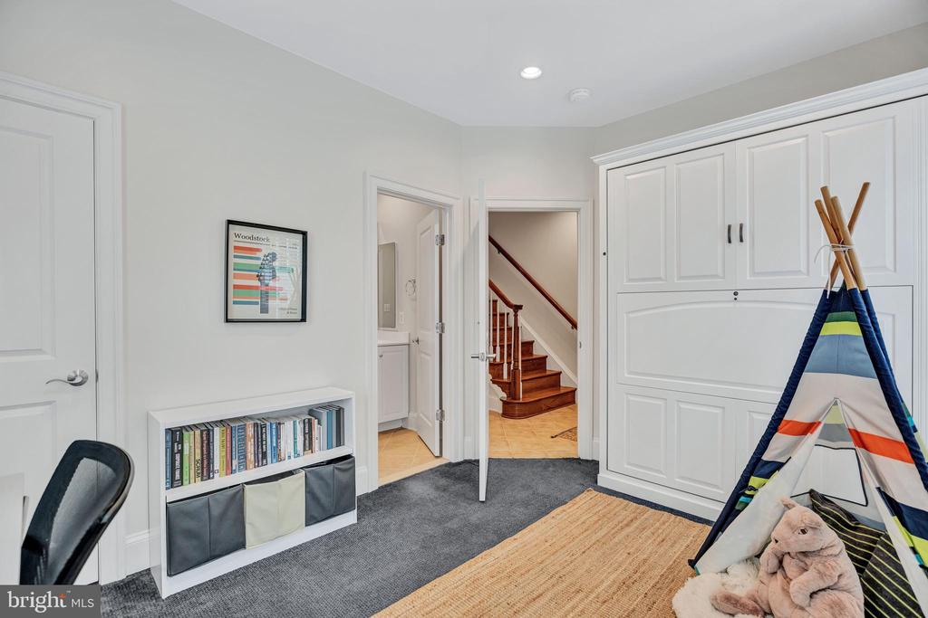 725 CARPENTER ROAD
