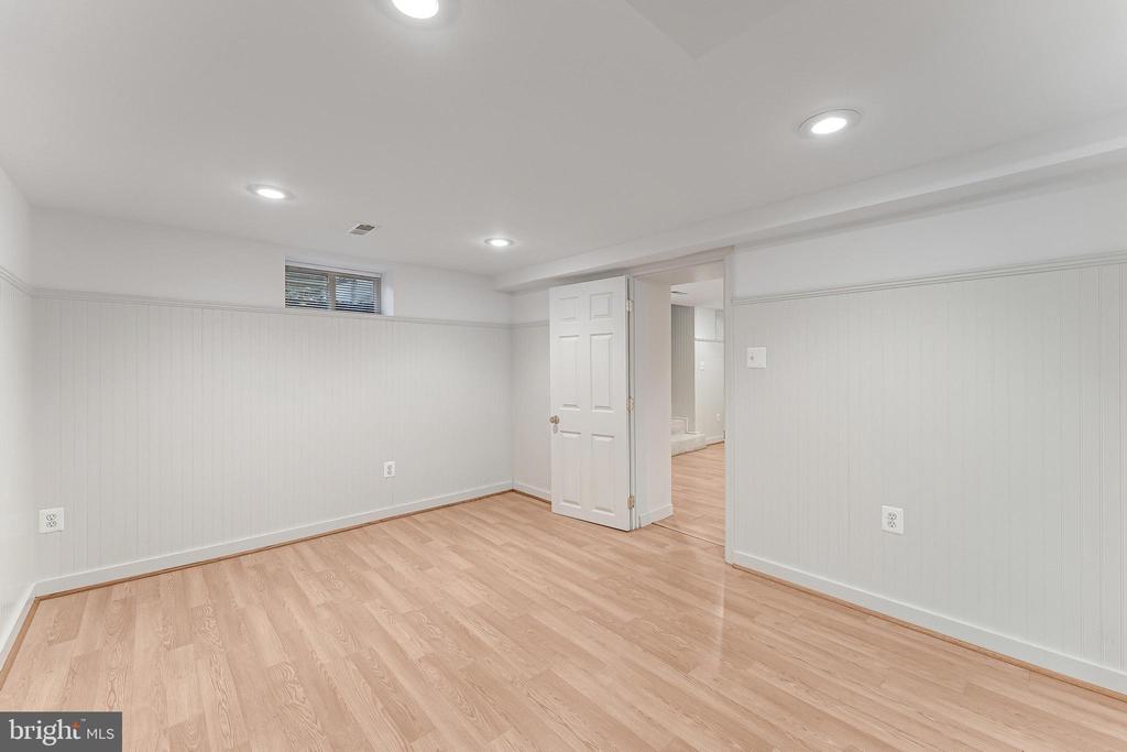 2807 RIDGE ROAD DRIVE
