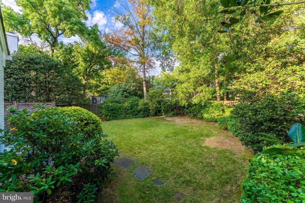 2807 RIDGE ROAD DRIVE