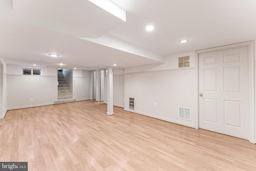 2807 RIDGE ROAD DRIVE