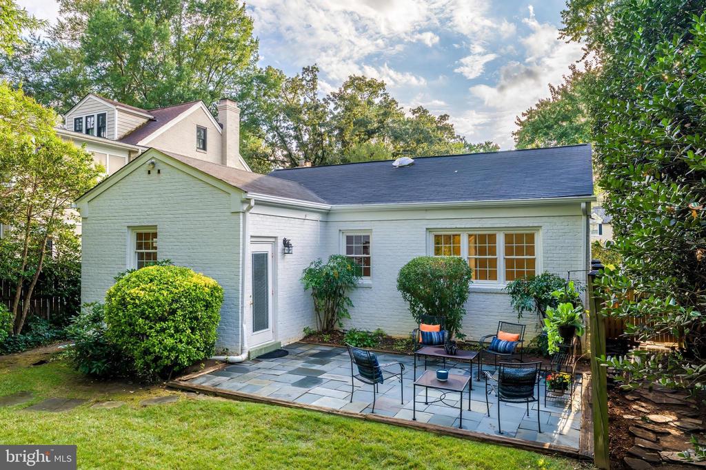 2807 RIDGE ROAD DRIVE