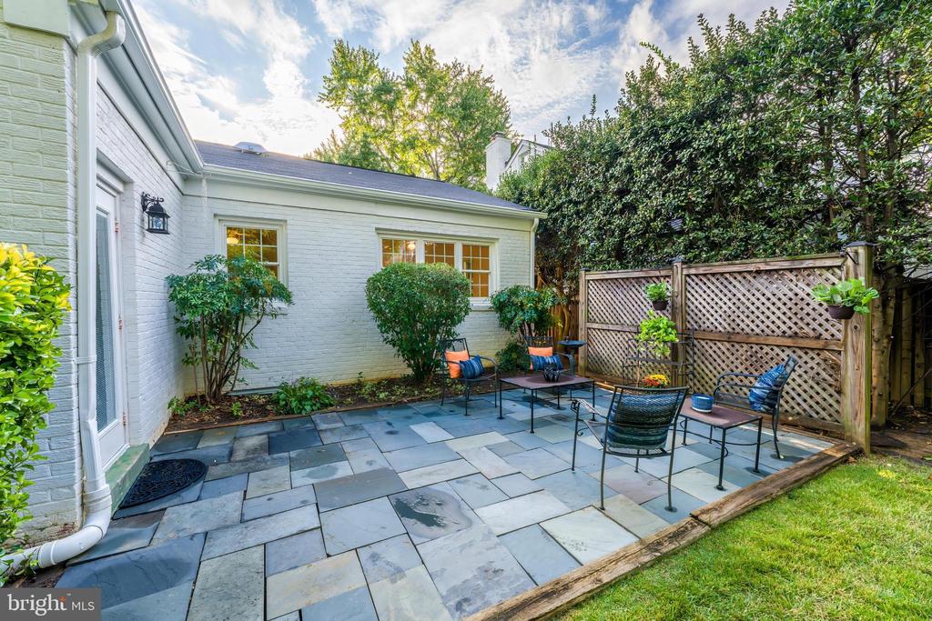 2807 RIDGE ROAD DRIVE