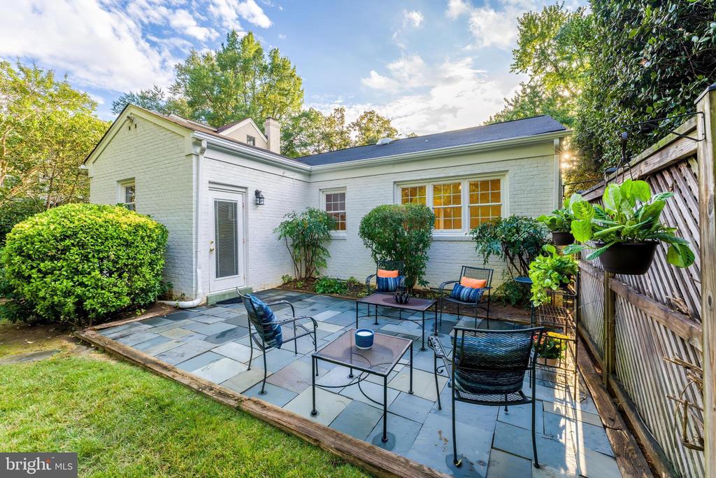 2807 RIDGE ROAD DRIVE