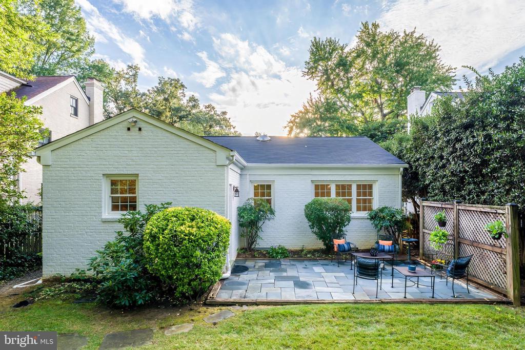 2807 RIDGE ROAD DRIVE