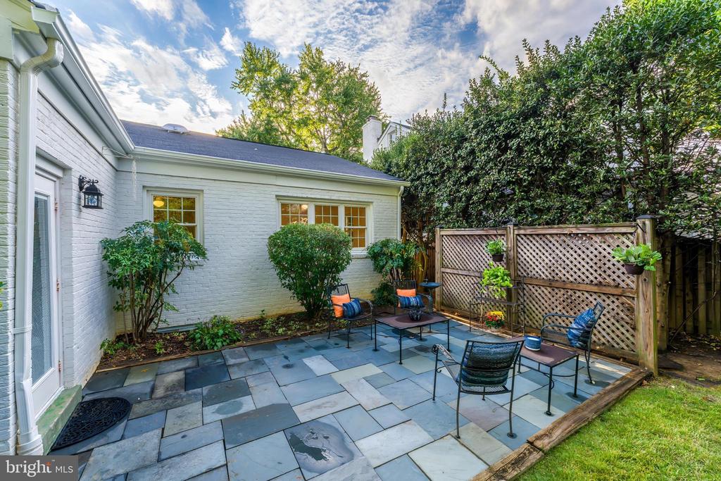 2807 RIDGE ROAD DRIVE