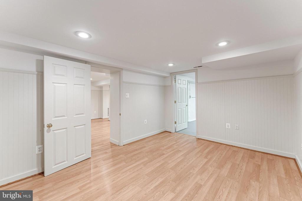 2807 RIDGE ROAD DRIVE