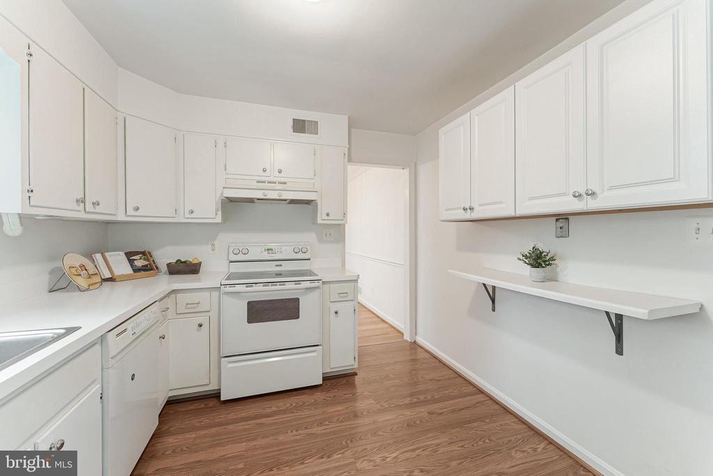 2807 RIDGE ROAD DRIVE