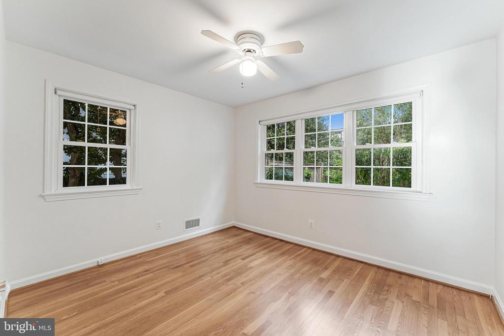 2807 RIDGE ROAD DRIVE