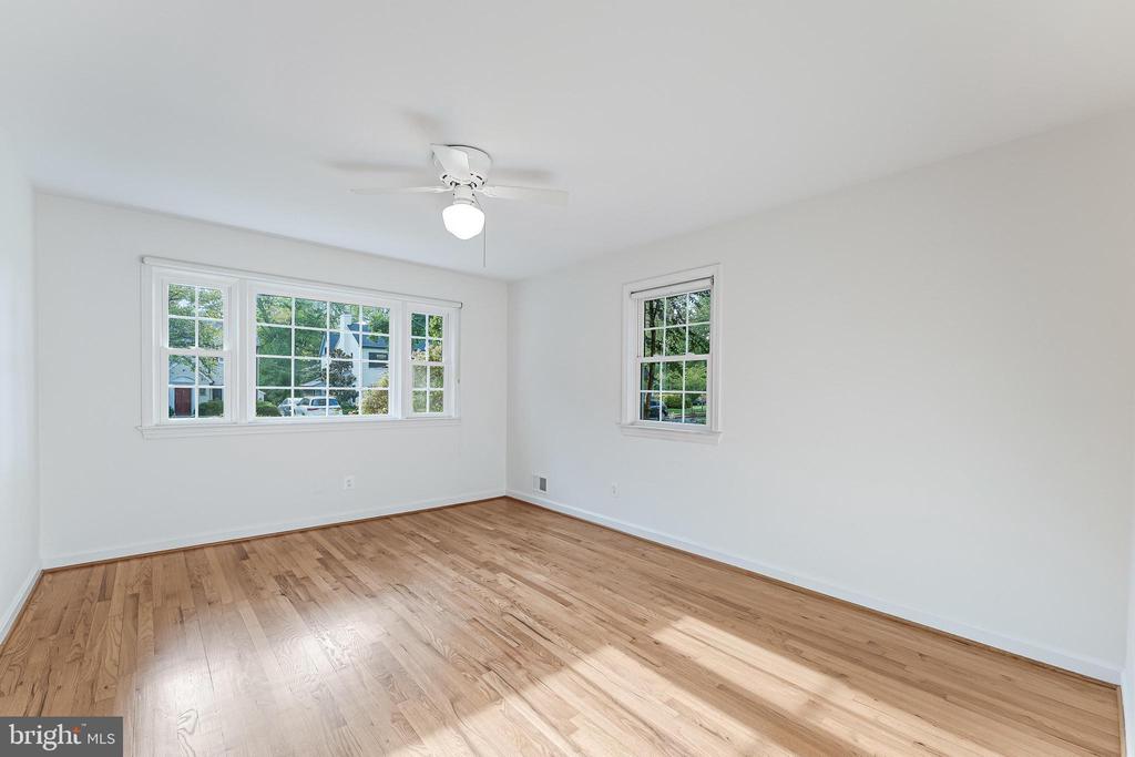 2807 RIDGE ROAD DRIVE