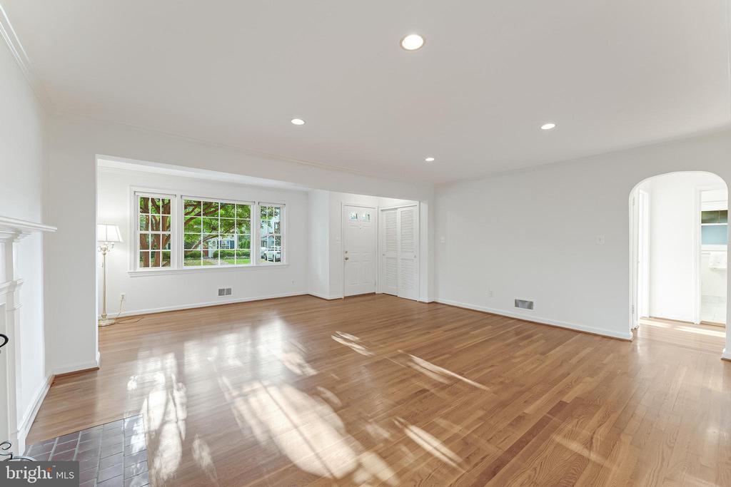 2807 RIDGE ROAD DRIVE