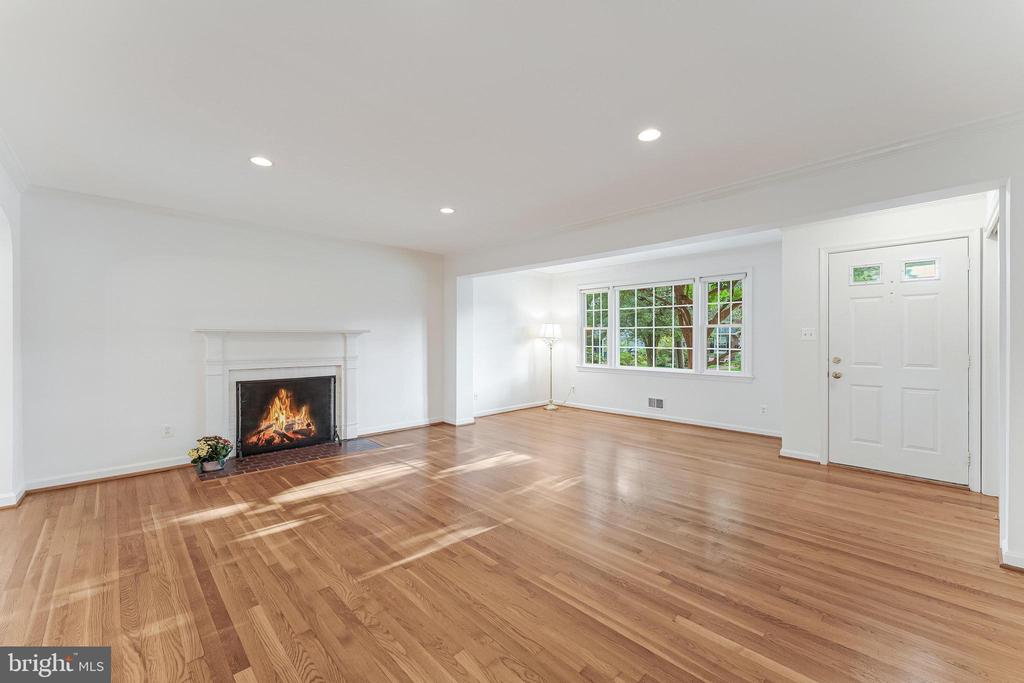 2807 RIDGE ROAD DRIVE