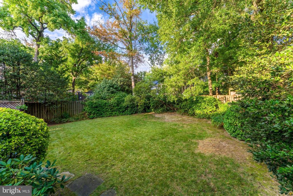 2807 RIDGE ROAD DRIVE