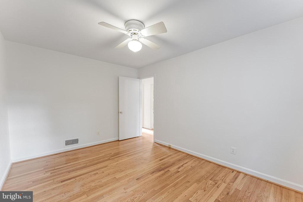 2807 RIDGE ROAD DRIVE