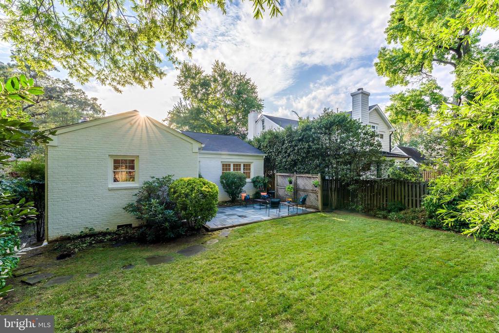2807 RIDGE ROAD DRIVE