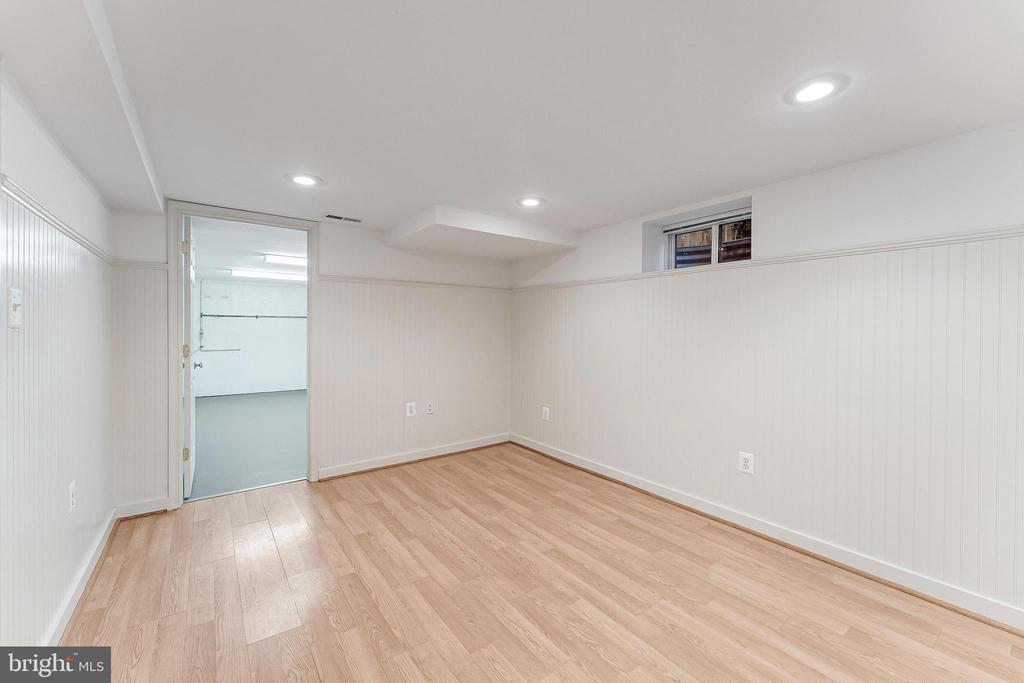 2807 RIDGE ROAD DRIVE