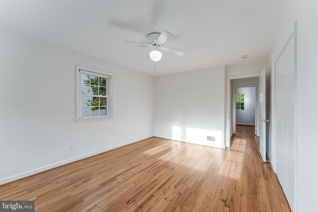 2807 RIDGE ROAD DRIVE