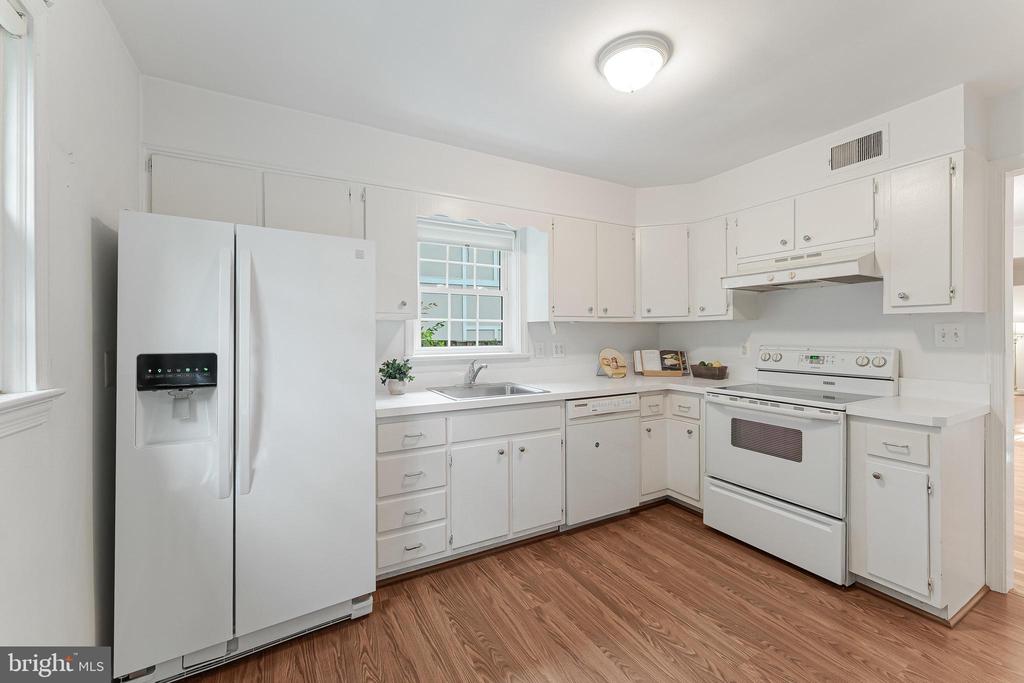 2807 RIDGE ROAD DRIVE