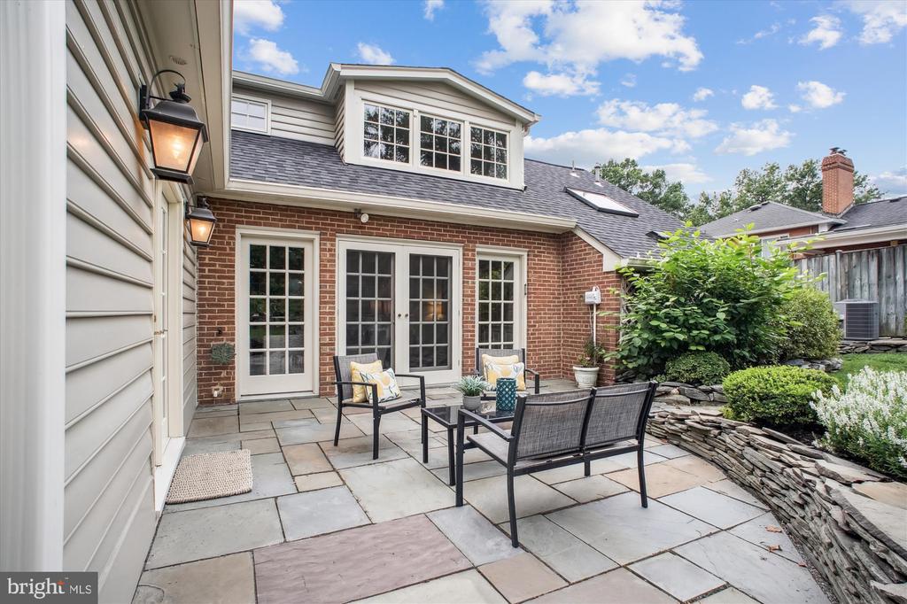 2907 DARTMOUTH ROAD